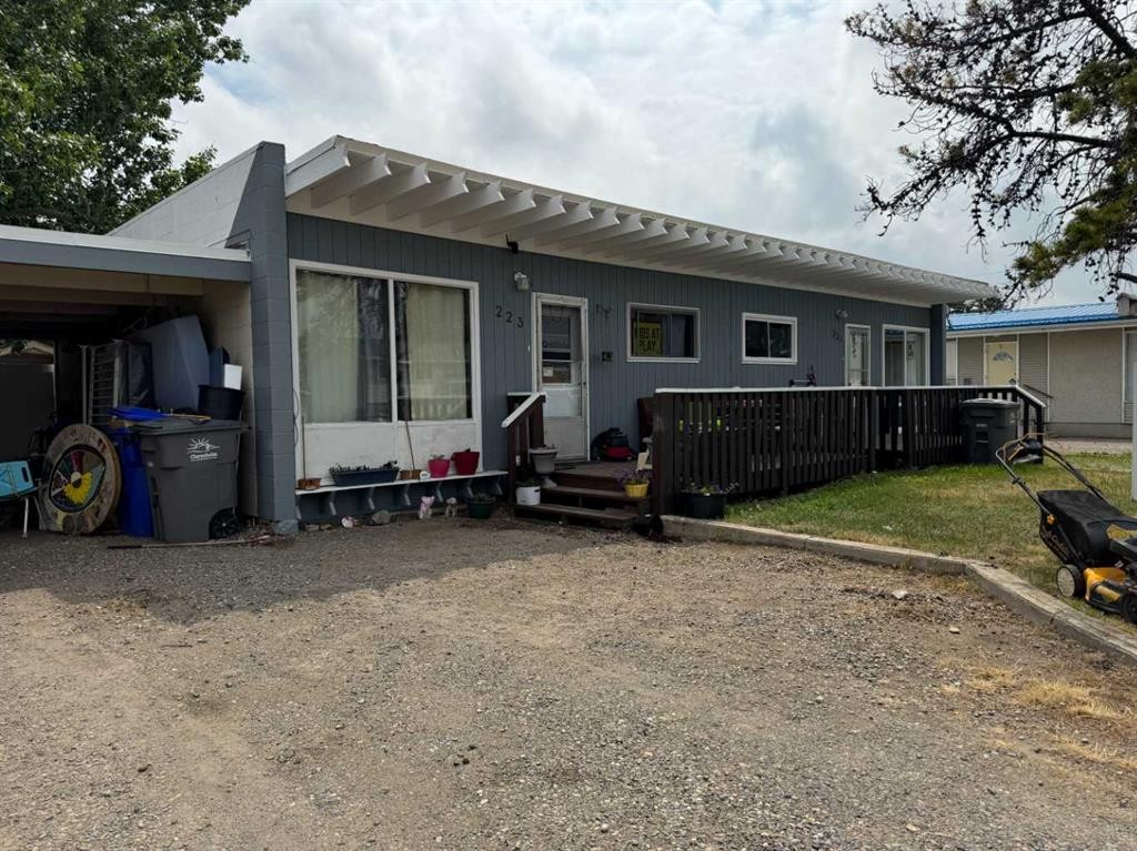 227 53 Avenue East, Claresholm, AB - Outdoor