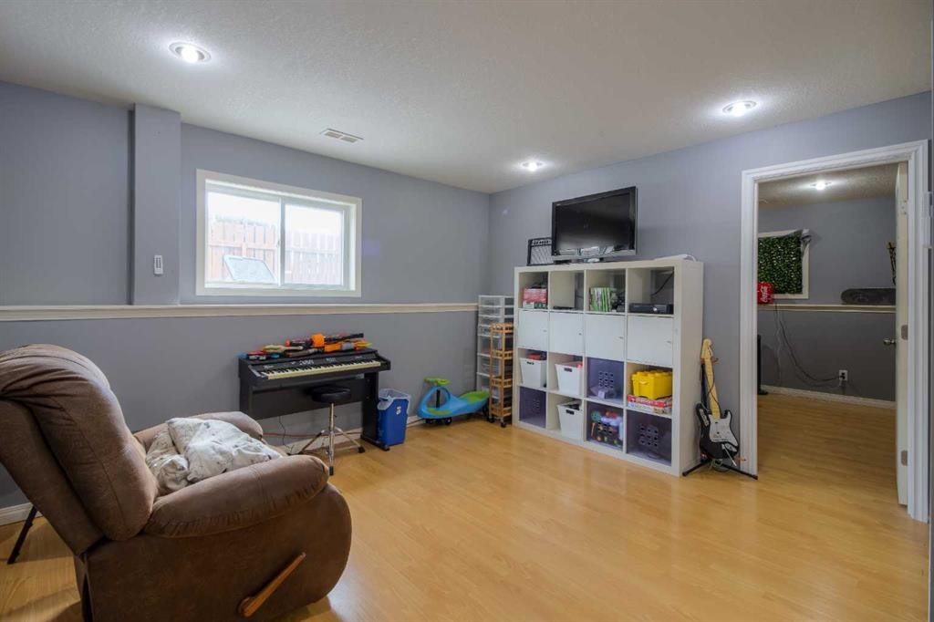 2010 15 Street, Coaldale, AB - Indoor