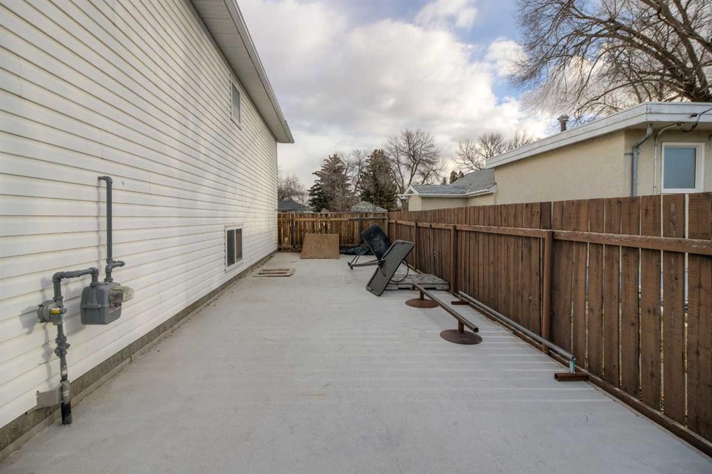 2010 15 Street, Coaldale, AB - Outdoor With Exterior