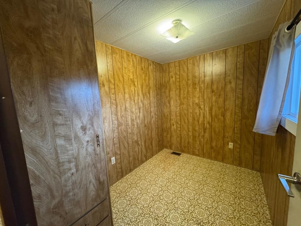 404 10 St, Fort Macleod, AB - Indoor Photo Showing Other Room