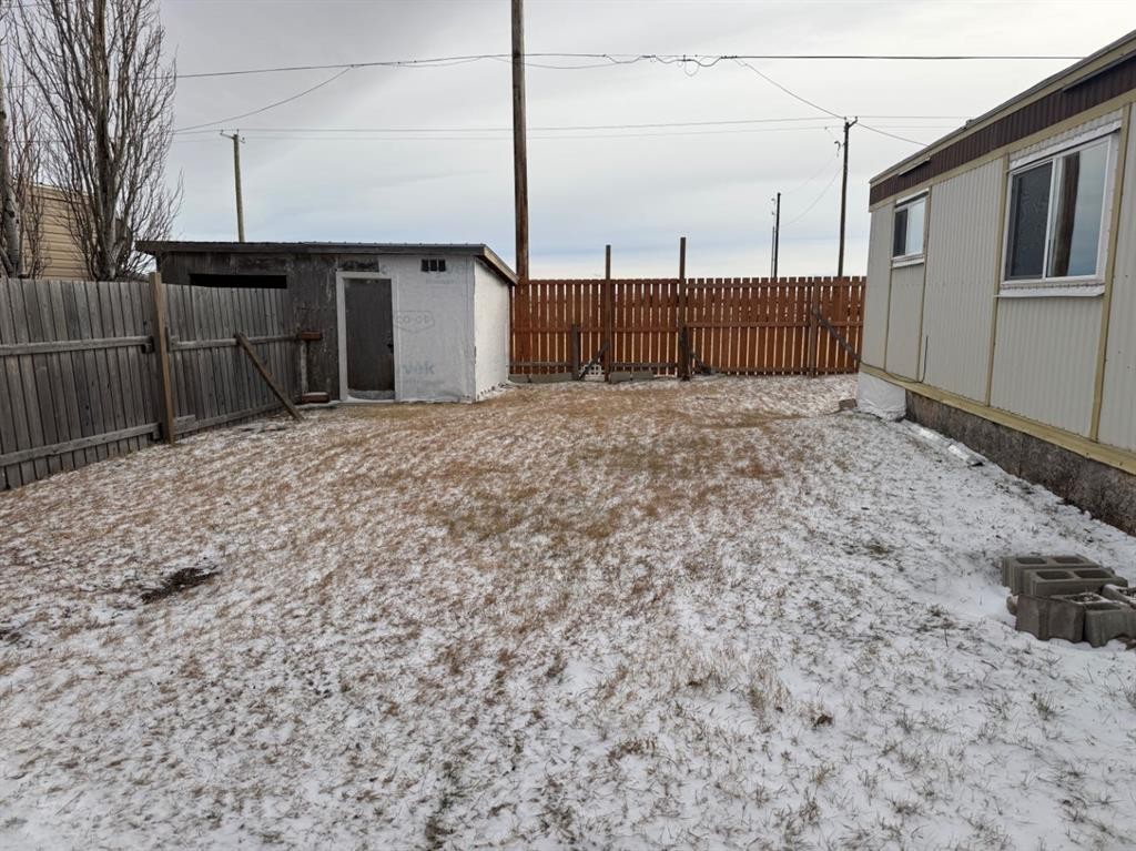 404 10 St, Fort Macleod, AB - Outdoor With Exterior