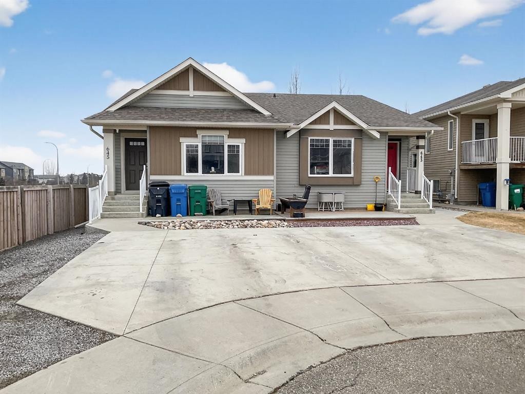 645 Silkstone Point West, Lethbridge, AB - Outdoor With Facade