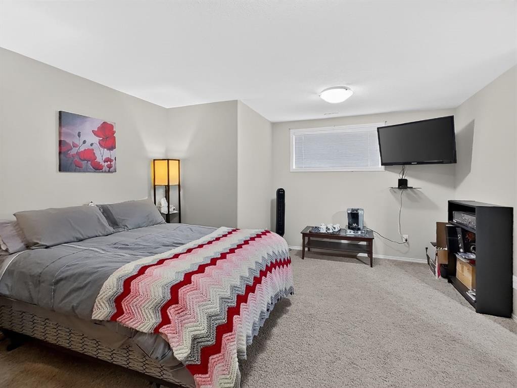 645 Silkstone Point West, Lethbridge, AB - Indoor Photo Showing Bedroom