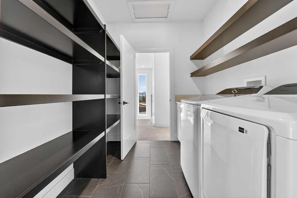 70 Kananaskis Drive, Coleman, AB - Indoor Photo Showing Laundry Room