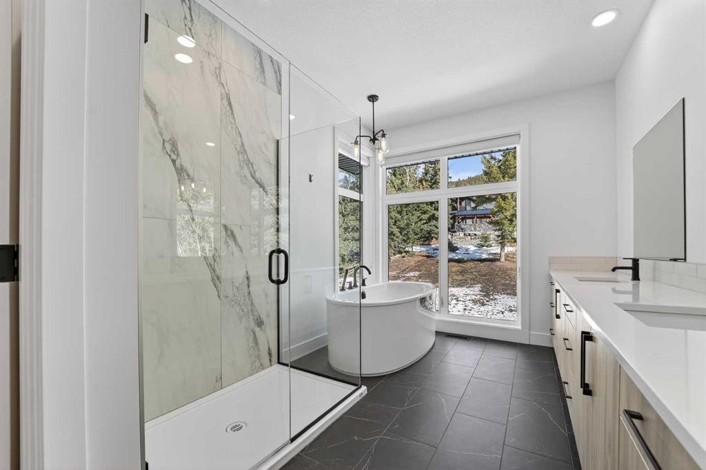 70 Kananaskis Drive, Coleman, AB - Indoor Photo Showing Bathroom