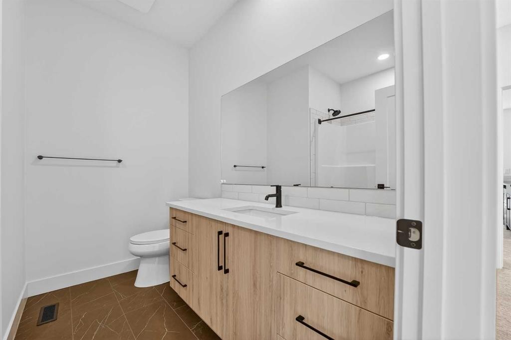 70 Kananaskis Drive, Coleman, AB - Indoor Photo Showing Bathroom