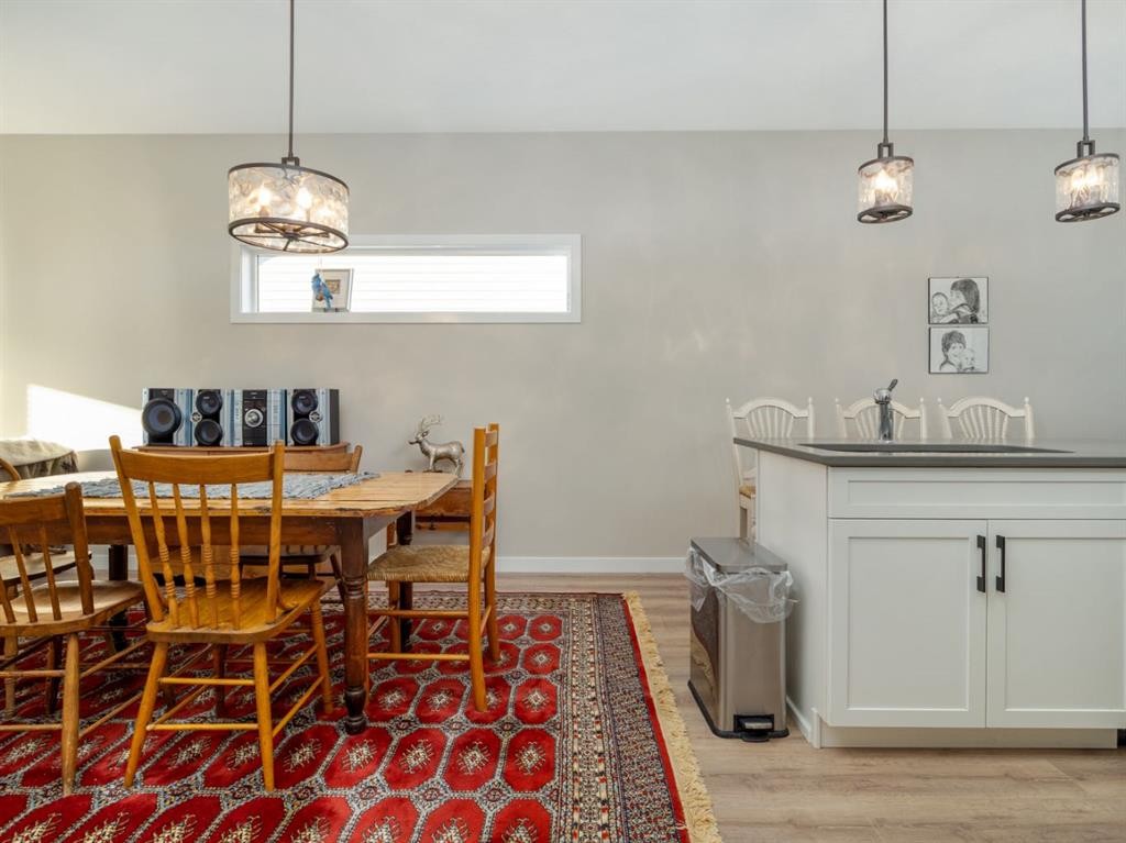 842 Greywolf Run North, Lethbridge, AB - Indoor Photo Showing Dining Room