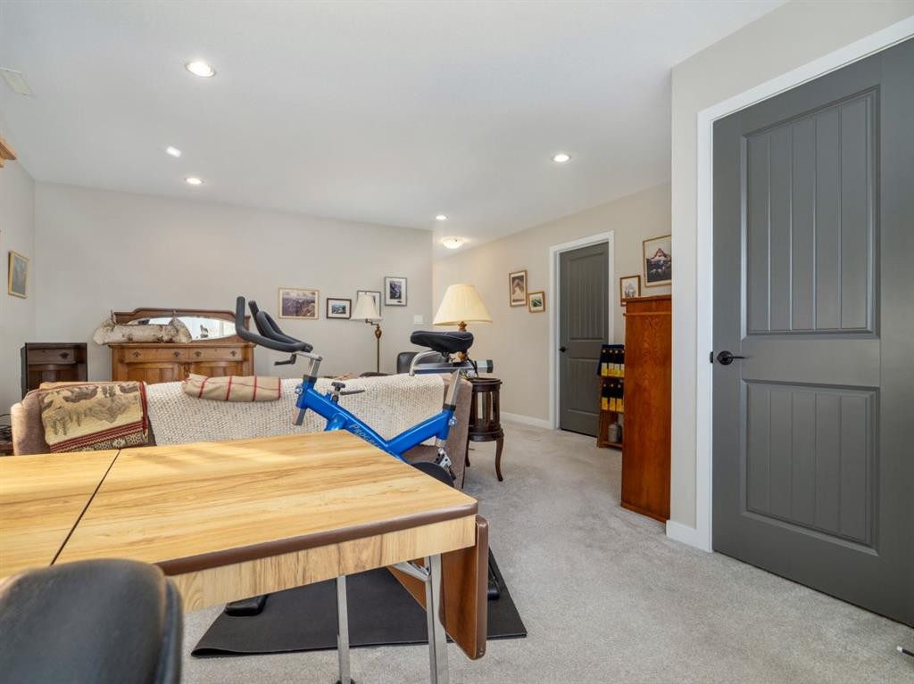 842 Greywolf Run North, Lethbridge, AB - Indoor