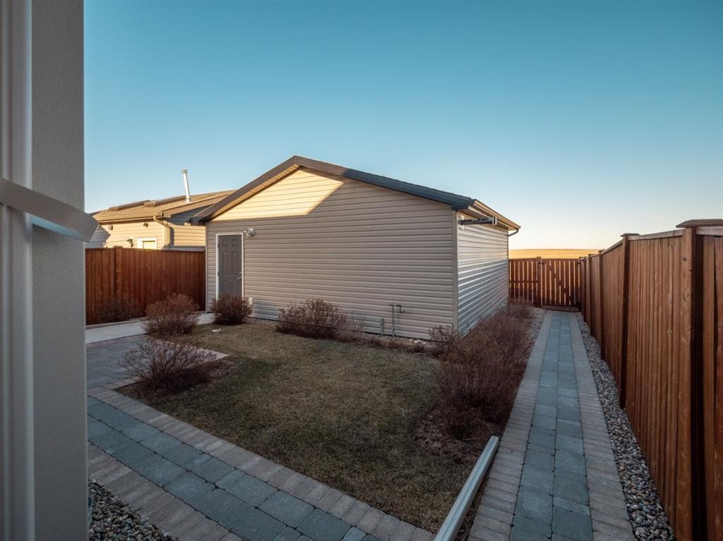 842 Greywolf Run North, Lethbridge, AB - Outdoor With Exterior