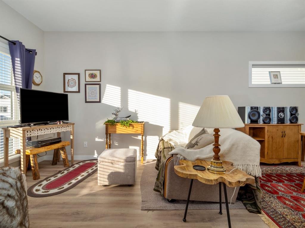 842 Greywolf Run North, Lethbridge, AB - Indoor