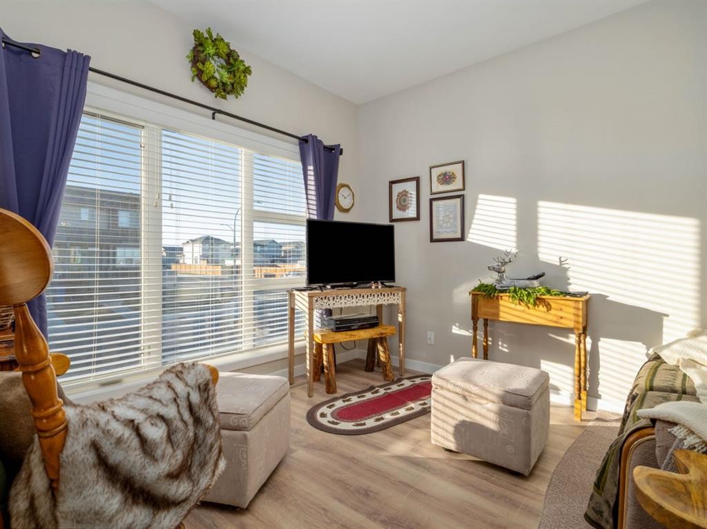 842 Greywolf Run North, Lethbridge, AB - Indoor