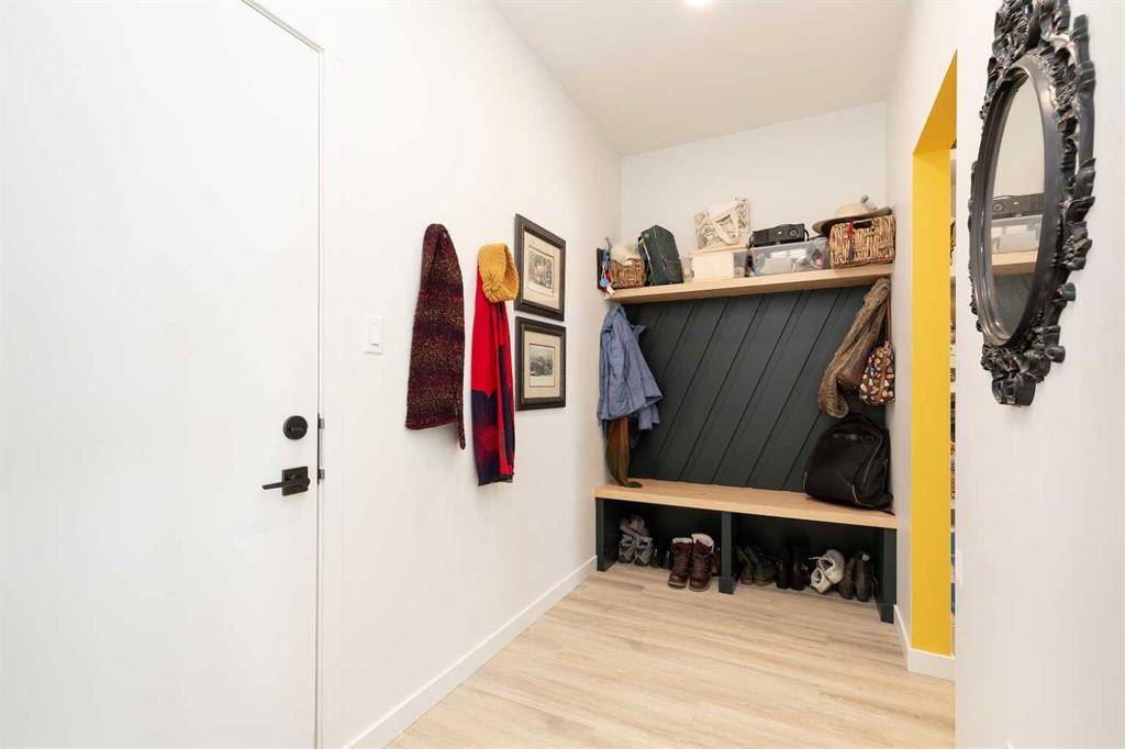 308 Grassland Boulevard West, Lethbridge, AB - Indoor Photo Showing Other Room