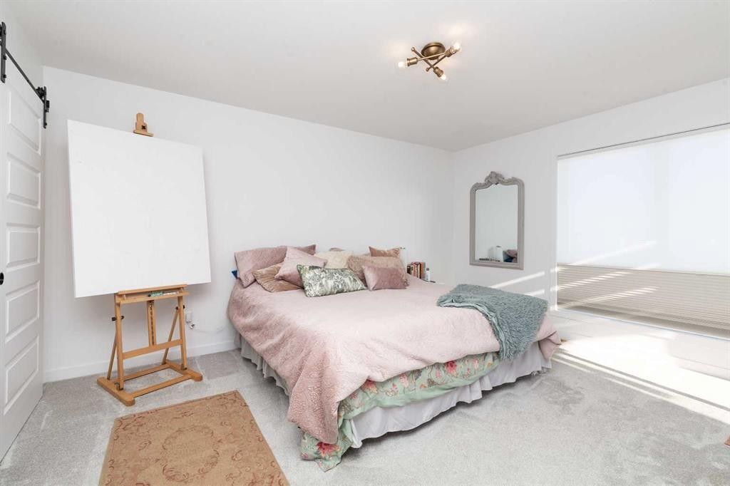 308 Grassland Boulevard West, Lethbridge, AB - Indoor Photo Showing Bedroom