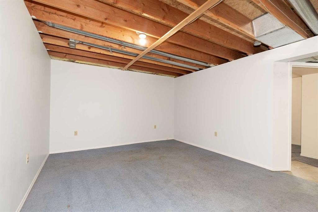 209 Mt Blakiston Road West, Lethbridge, AB - Indoor