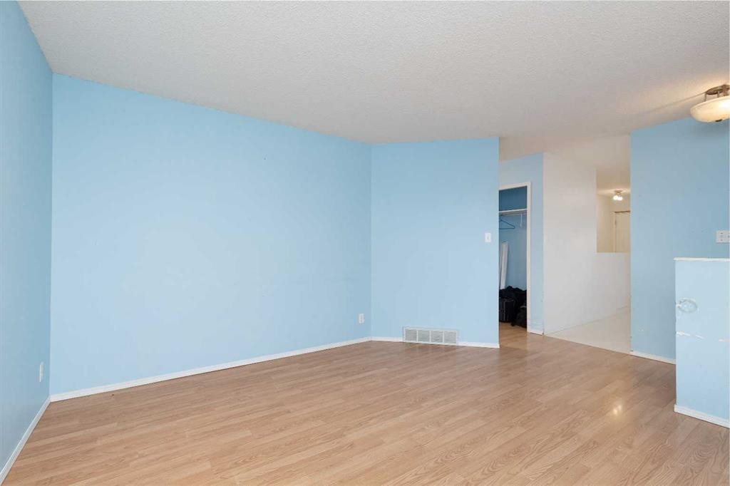 209 Mt Blakiston Road West, Lethbridge, AB - Indoor Photo Showing Other Room
