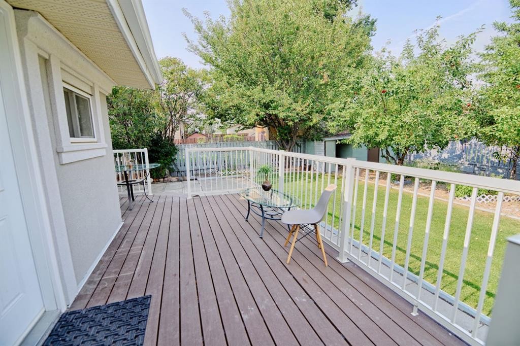 110 Ojibwa Road West, Lethbridge, AB - Outdoor With Deck Patio Veranda With Exterior