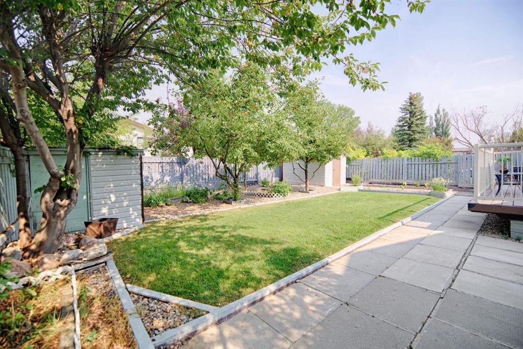 110 Ojibwa Road West, Lethbridge, AB - Outdoor
