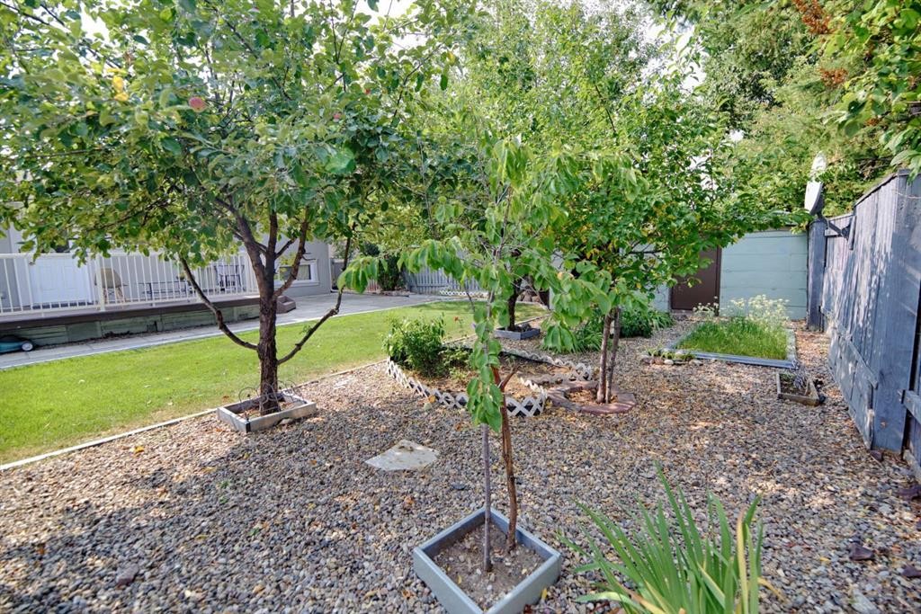 110 Ojibwa Road West, Lethbridge, AB - Outdoor