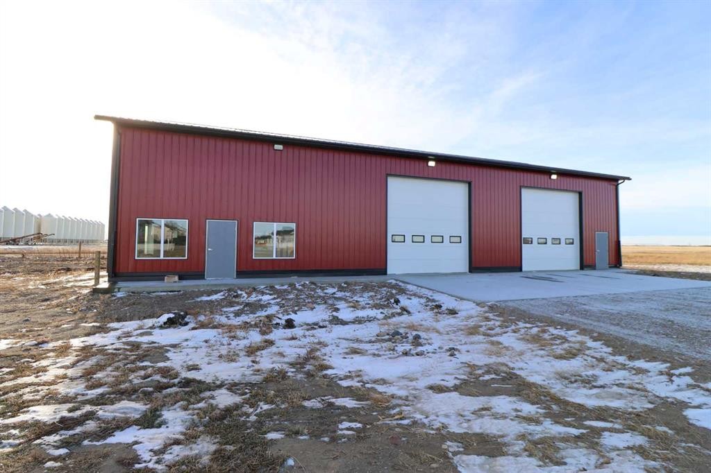 320 Railway Ave, Enchant, AB