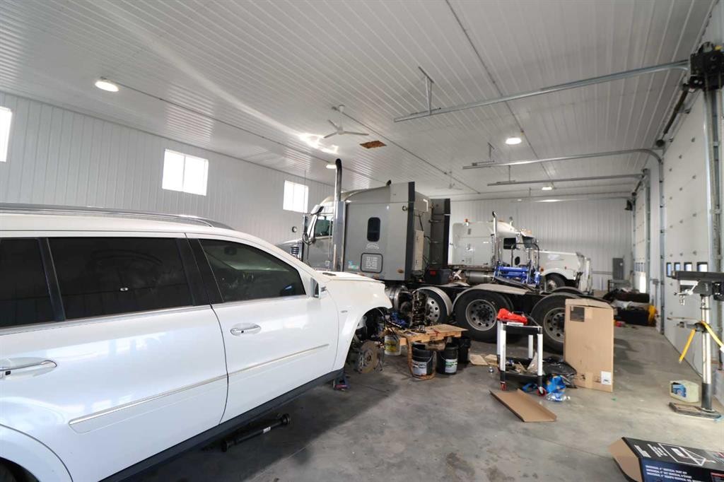 320 Railway Ave, Enchant, AB