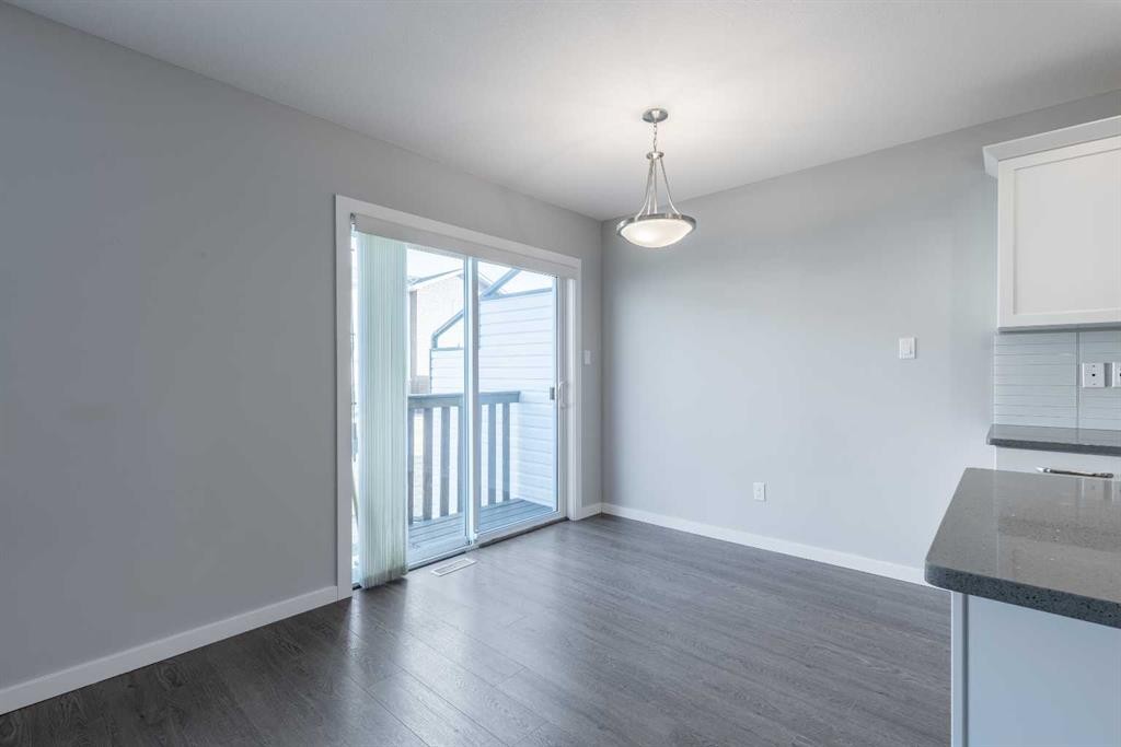 4-1202 Keystone Road West, Lethbridge, AB - Indoor Photo Showing Other Room