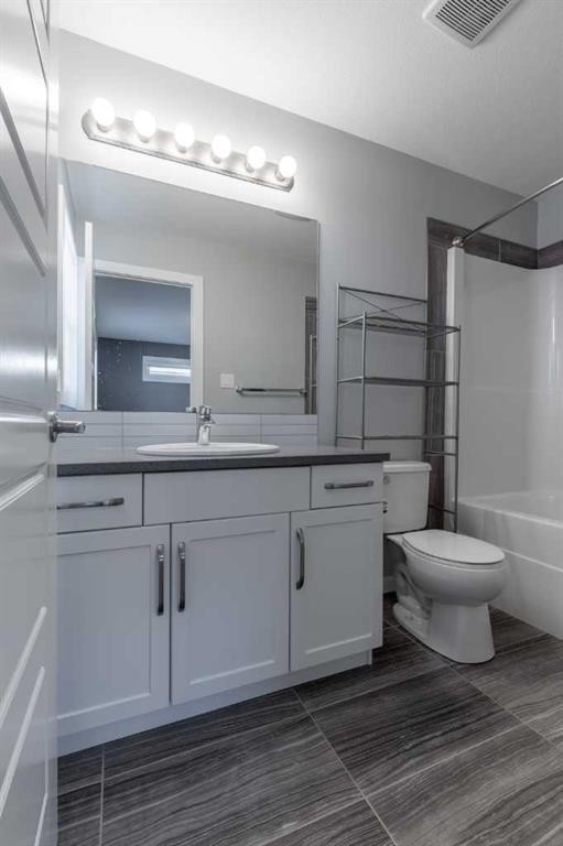 4-1202 Keystone Road West, Lethbridge, AB - Indoor Photo Showing Bathroom