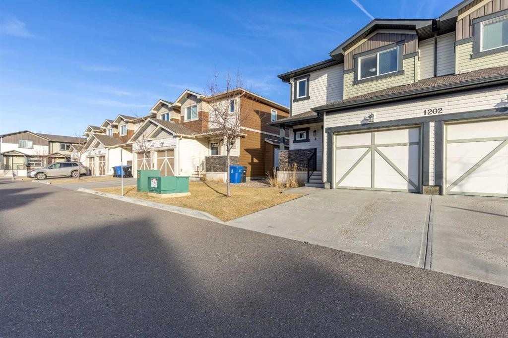 4-1202 Keystone Road West, Lethbridge, AB - Outdoor