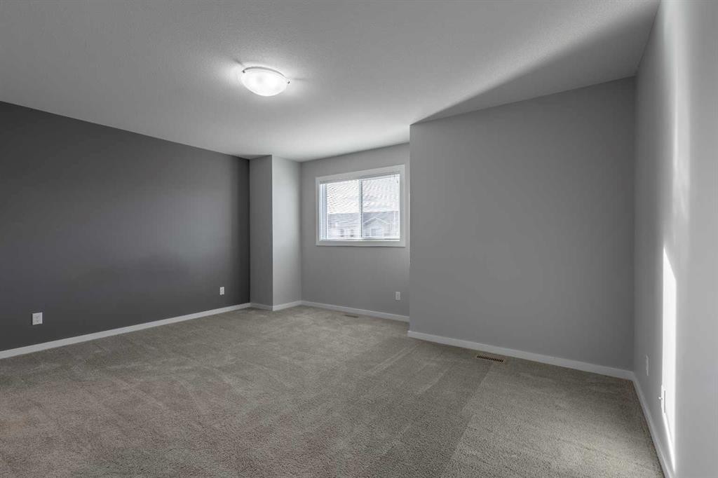 4-1202 Keystone Road West, Lethbridge, AB - Indoor Photo Showing Other Room