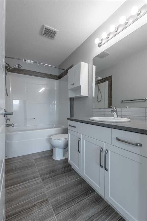 4-1202 Keystone Road West, Lethbridge, AB - Indoor Photo Showing Bathroom