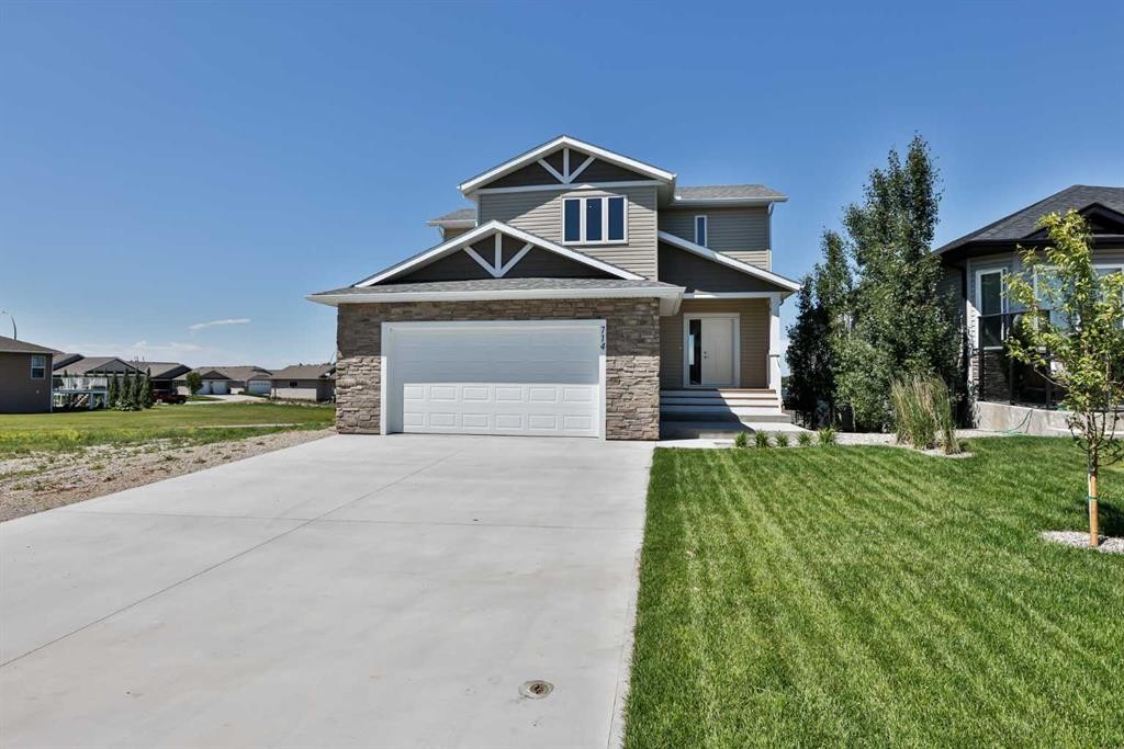 714 Fairways Drive, Vulcan, AB - Outdoor With Facade