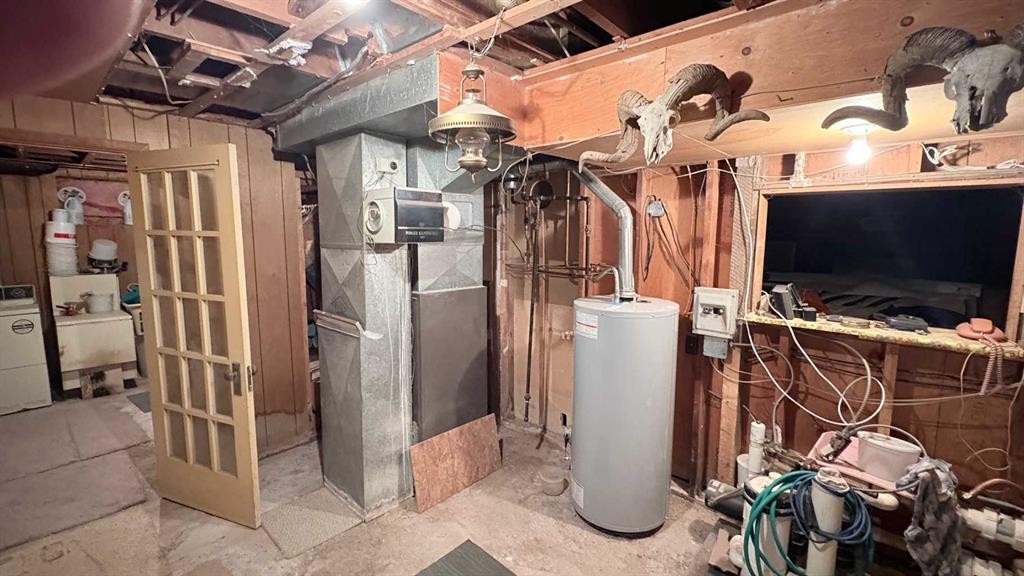 8029 Twp 102, Seven Persons, AB - Indoor Photo Showing Basement