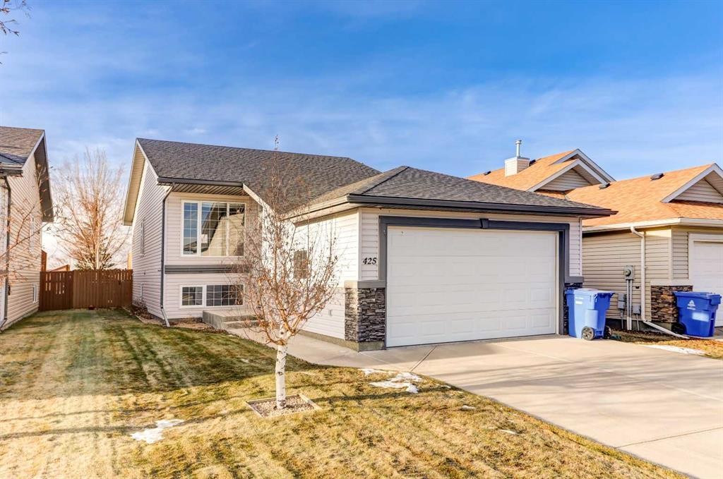 425 Edinburgh Road West, Lethbridge, AB - Outdoor