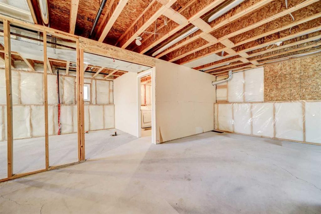 425 Edinburgh Road West, Lethbridge, AB - Indoor Photo Showing Basement
