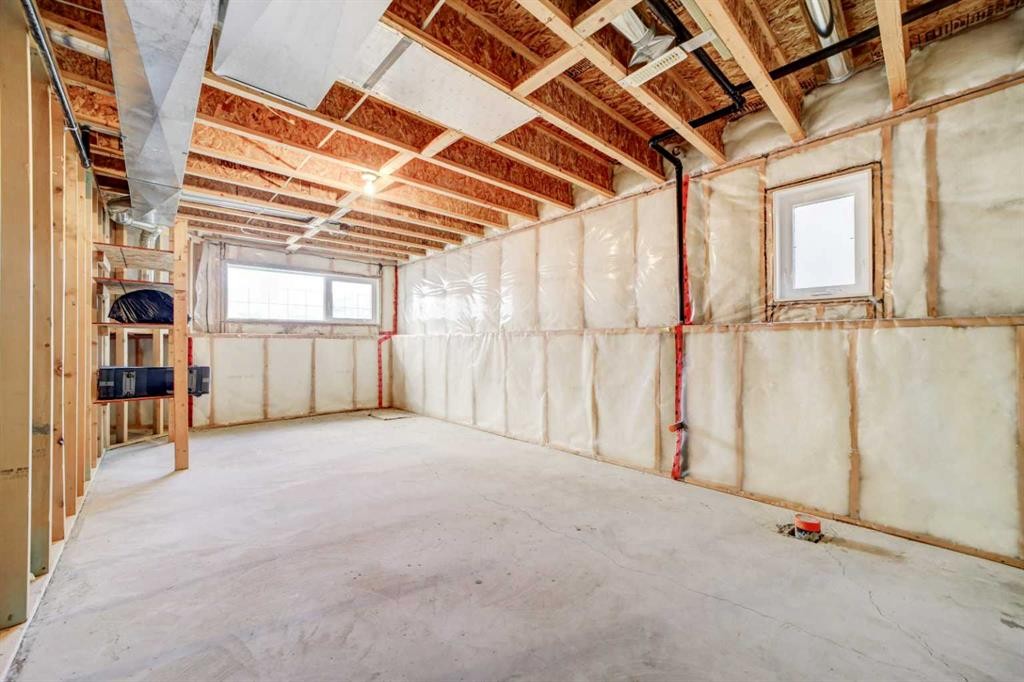 425 Edinburgh Road West, Lethbridge, AB - Indoor Photo Showing Basement