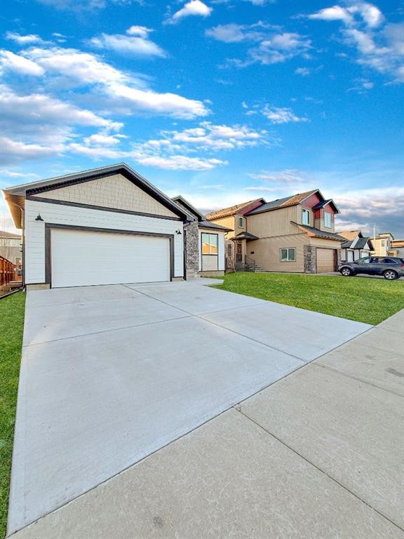 12 Northlander Way West, Lethbridge, AB - Outdoor