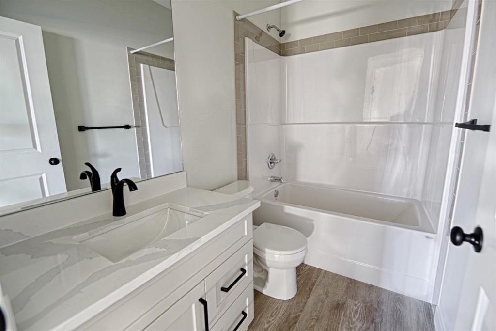 375 Skeena Crescent West, Lethbridge, AB - Indoor Photo Showing Bathroom
