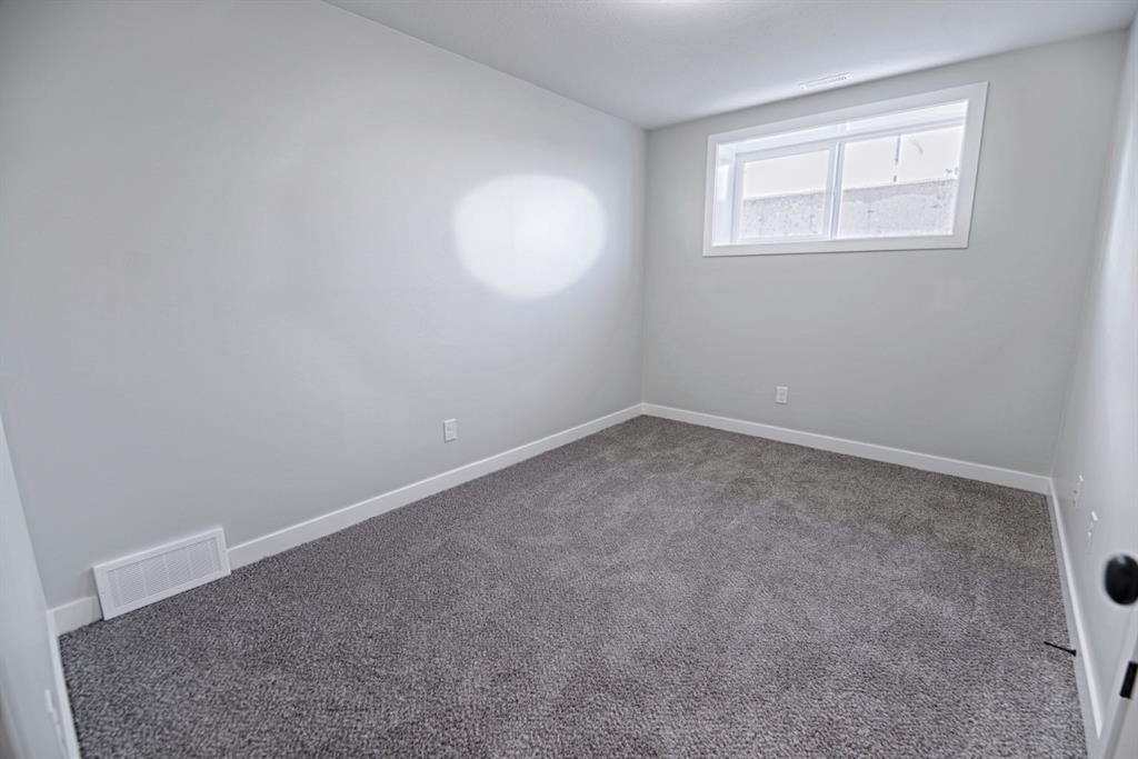 375 Skeena Crescent West, Lethbridge, AB - Indoor Photo Showing Other Room