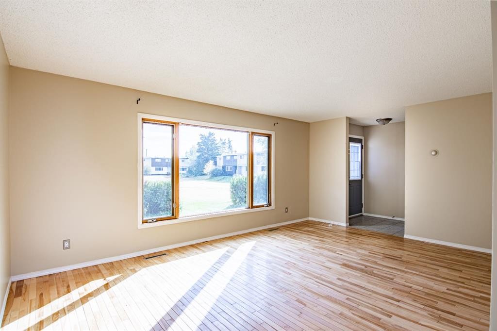 604 Terrace Park, Red Deer, AB - Indoor Photo Showing Other Room