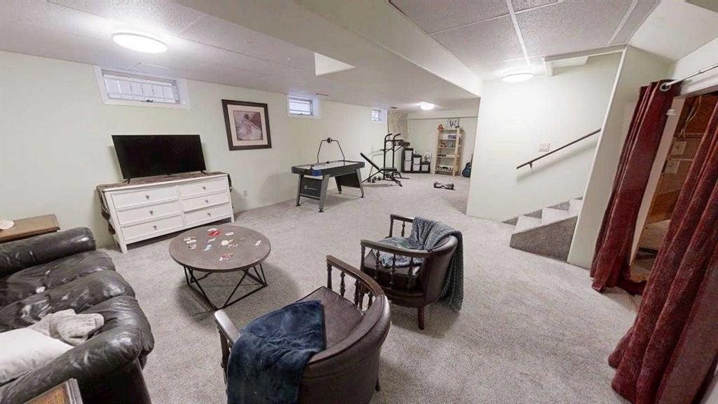 42 Ridgewood Boulevard West, Lethbridge, AB - Indoor Photo Showing Basement