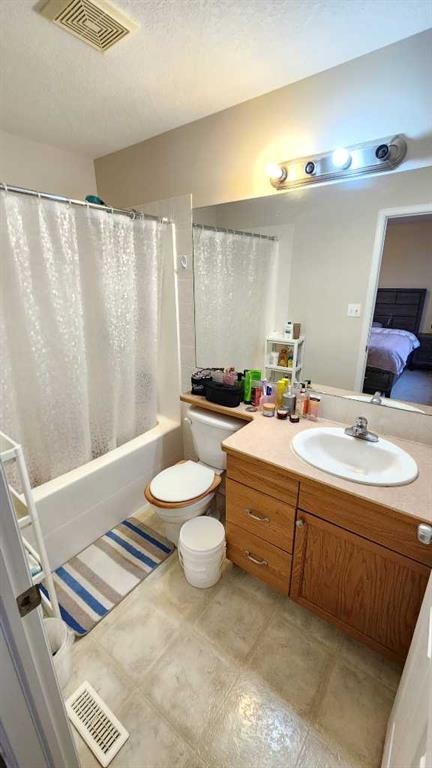 54 Kodiak Crescent North, Lethbridge, AB - Indoor Photo Showing Bathroom
