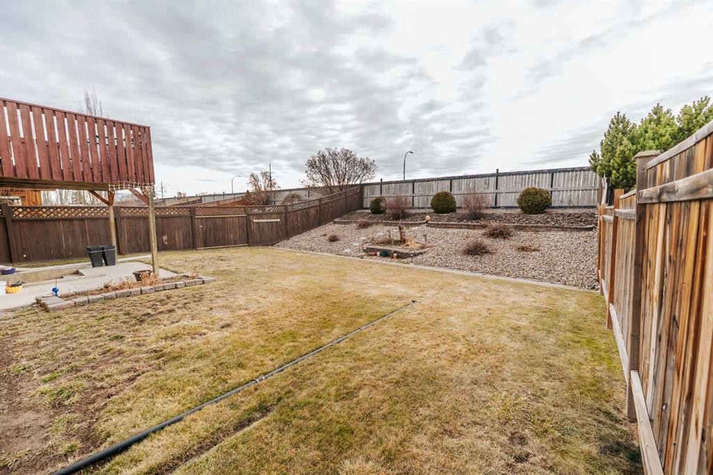 54 Kodiak Crescent North, Lethbridge, AB - Outdoor