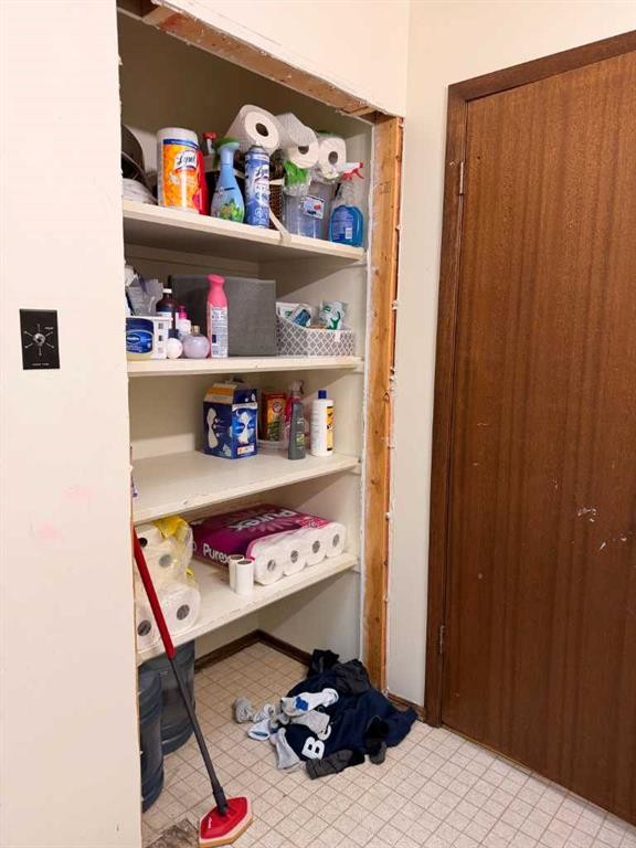 5214 38 Avenue, Taber, AB - Indoor