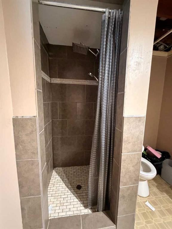 5214 38 Avenue, Taber, AB - Indoor Photo Showing Bathroom