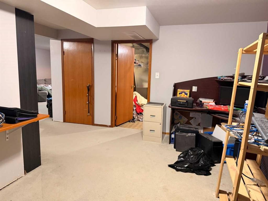 5214 38 Avenue, Taber, AB - Indoor