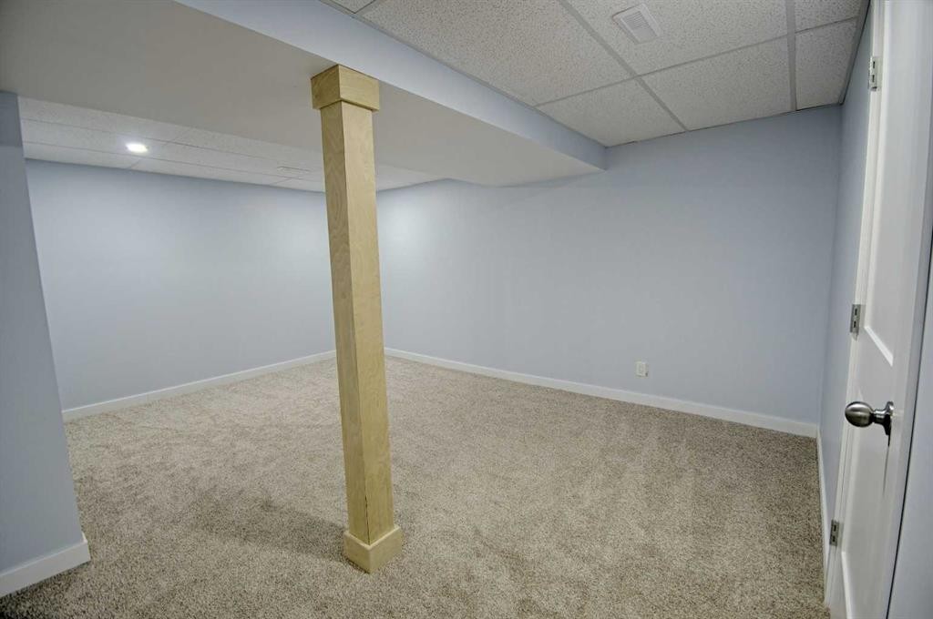 5818 53 Street, Taber, AB - Indoor