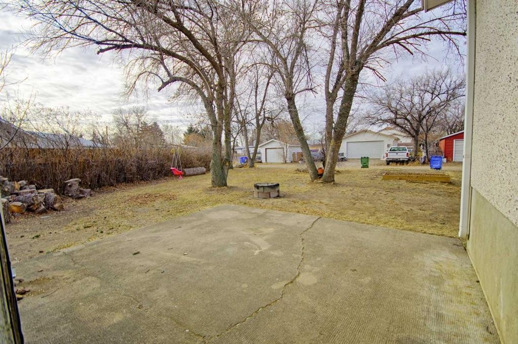 5818 53 Street, Taber, AB - Outdoor