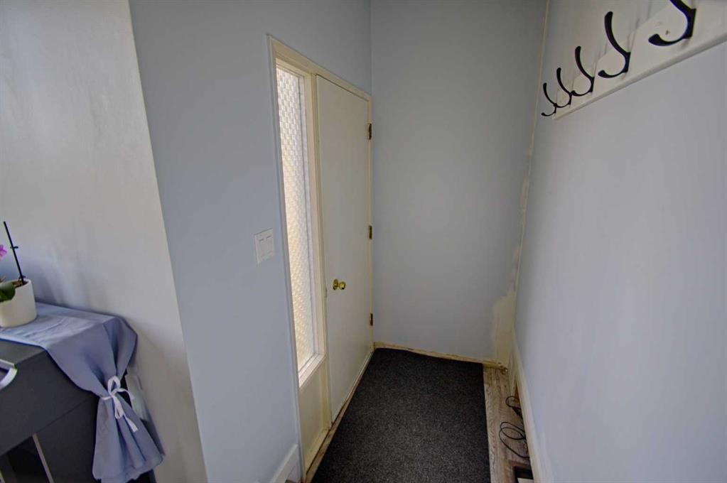 5818 53 Street, Taber, AB - Indoor