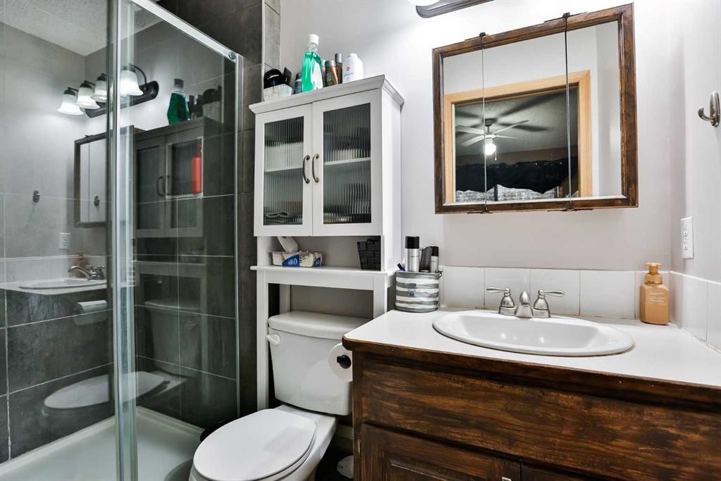 105 Aspen Way, Vulcan, AB - Indoor Photo Showing Bathroom