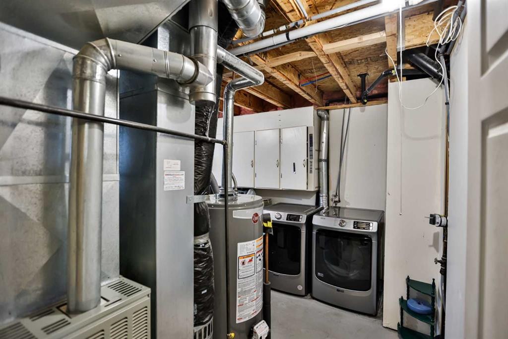 105 Aspen Way, Vulcan, AB - Indoor Photo Showing Laundry Room