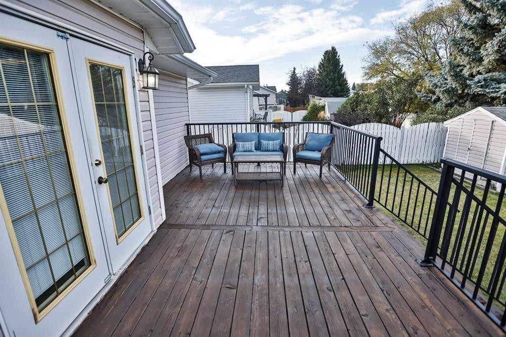 105 Aspen Way, Vulcan, AB - Outdoor With Deck Patio Veranda With Exterior